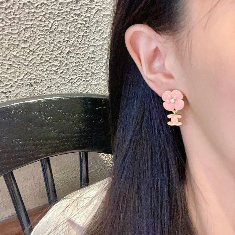 Sporty Chanel Earrings 228938