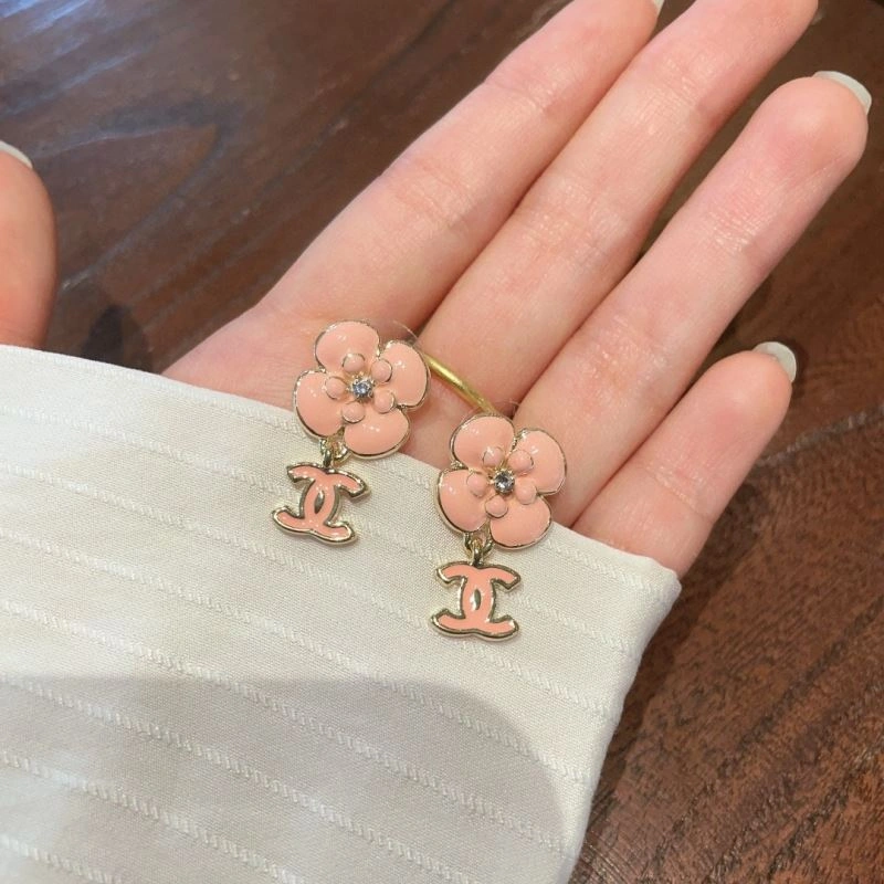 Sporty Chanel Earrings 228938