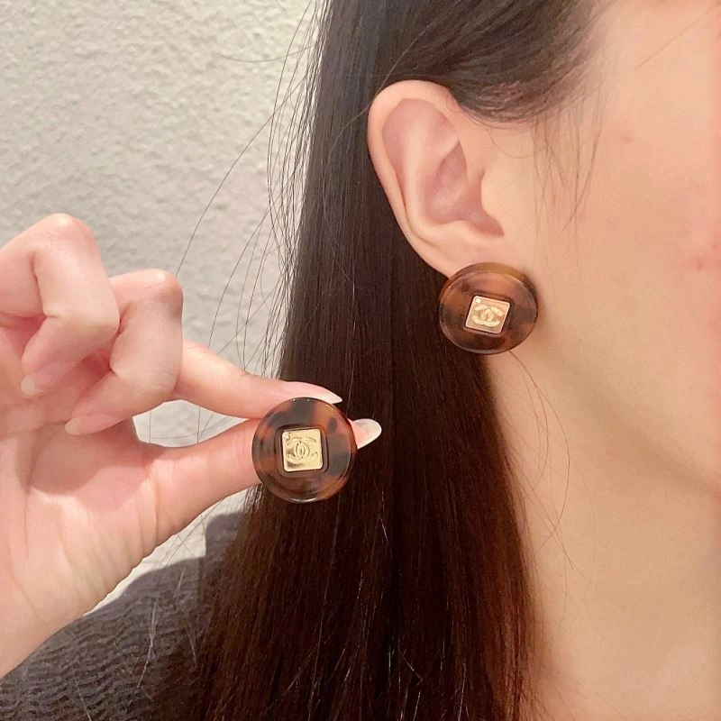 Reliable Chanel Earrings 228923