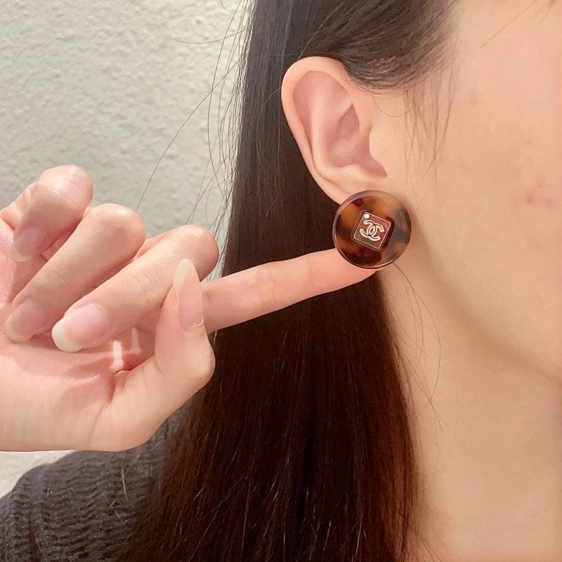 Reliable Chanel Earrings 228923