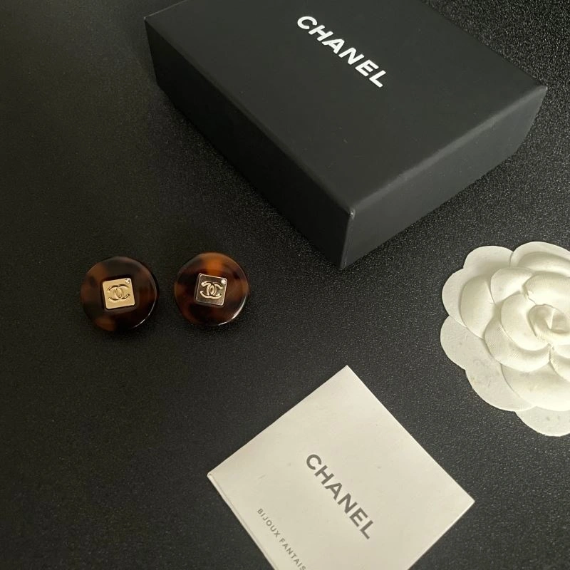 Reliable Chanel Earrings 228923