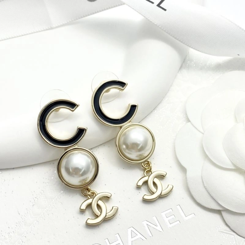 Affordable Chanel Earrings 228919