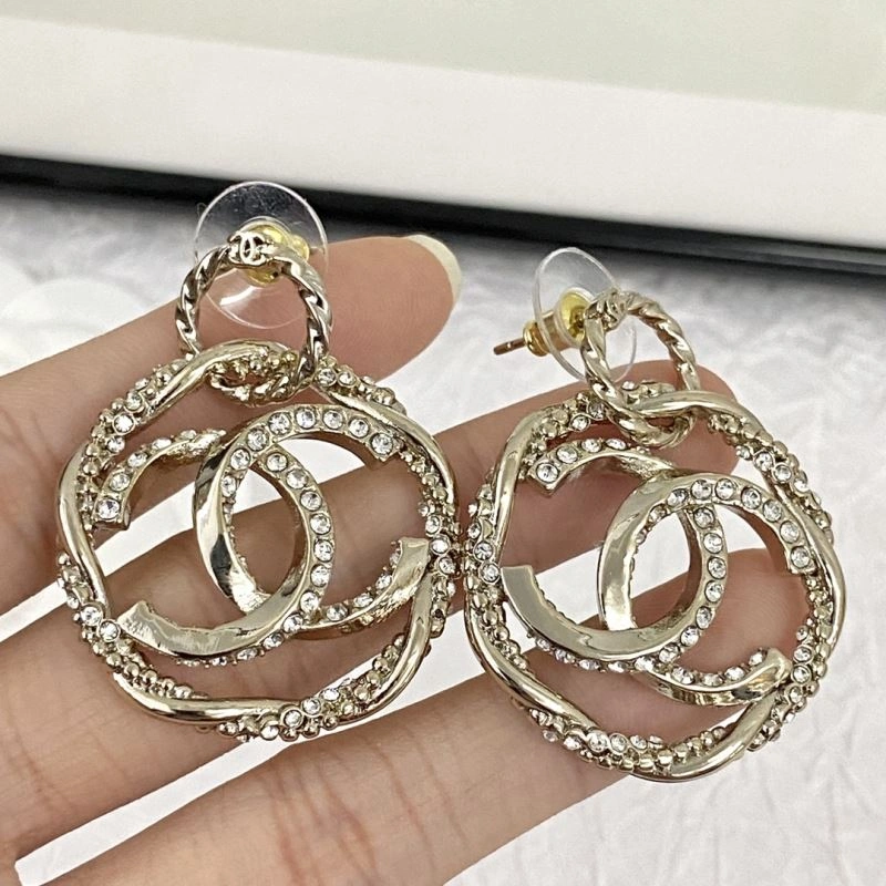 Sleek Chanel Earrings 228892