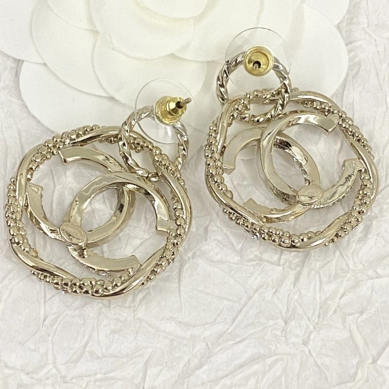 Sleek Chanel Earrings 228892