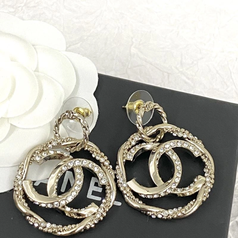 Sleek Chanel Earrings 228892