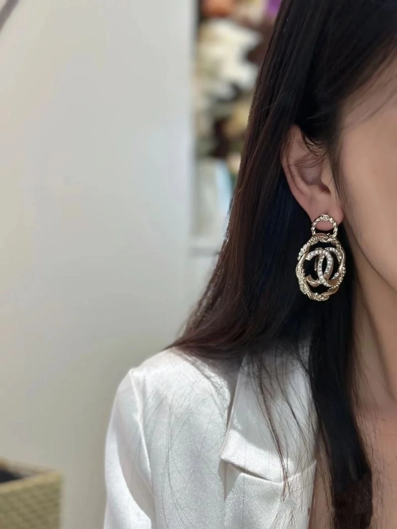 Sleek Chanel Earrings 228892