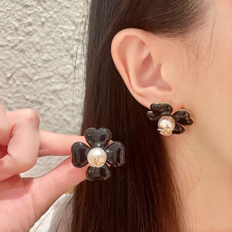 Vibrant Chanel Earrings 229007