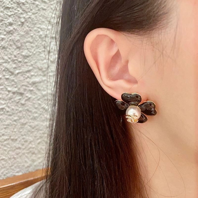 Vibrant Chanel Earrings 229007