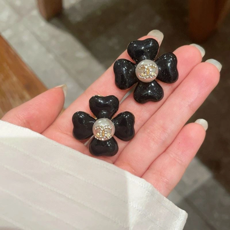 Vibrant Chanel Earrings 229007