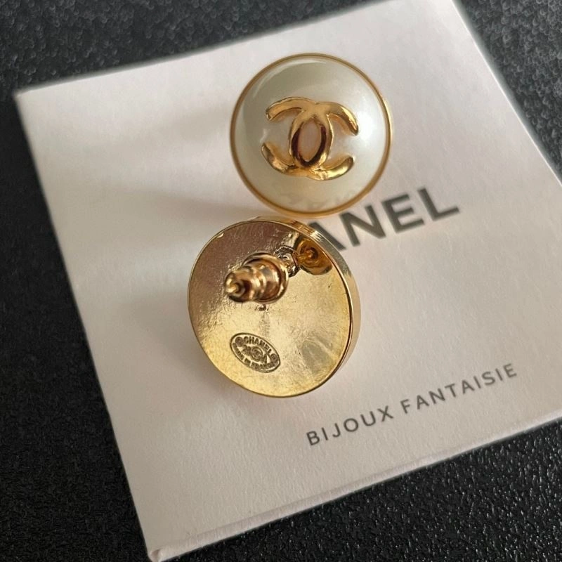 Lightweight Chanel Earrings 228916