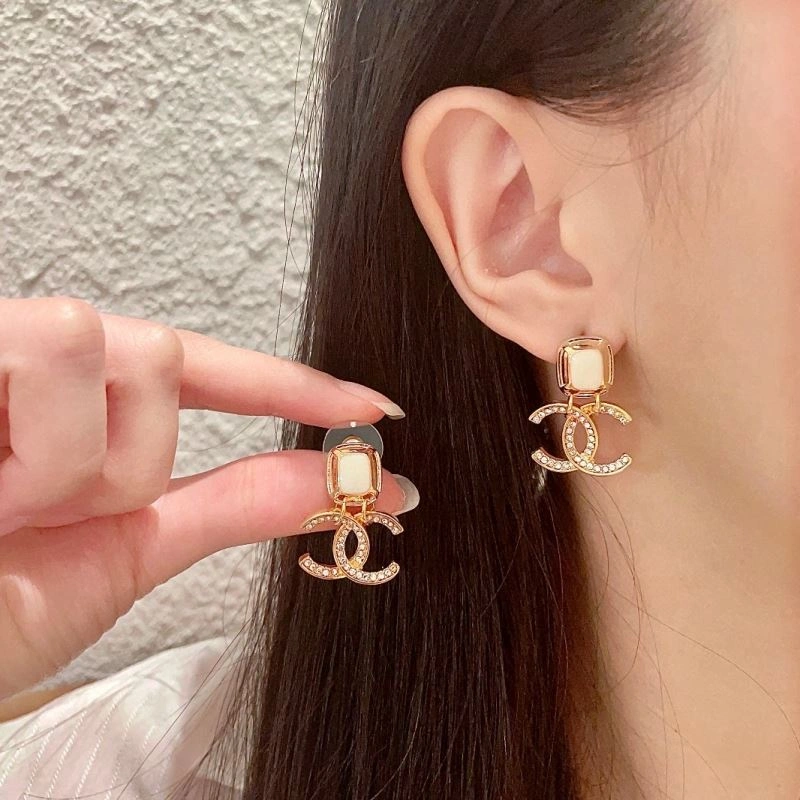 Chanel Earrings Soft 228918