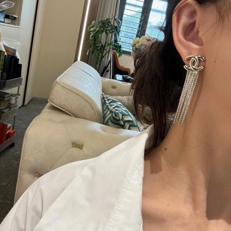 Lightweight Chanel Earrings 228897