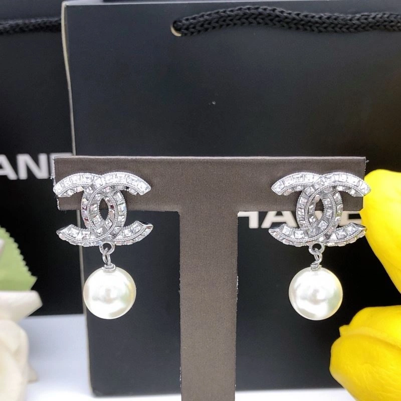 Chanel Earrings HighQuality 228873