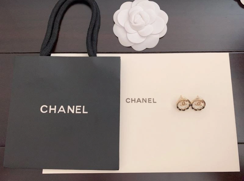 Snug Chanel Earrings 228915