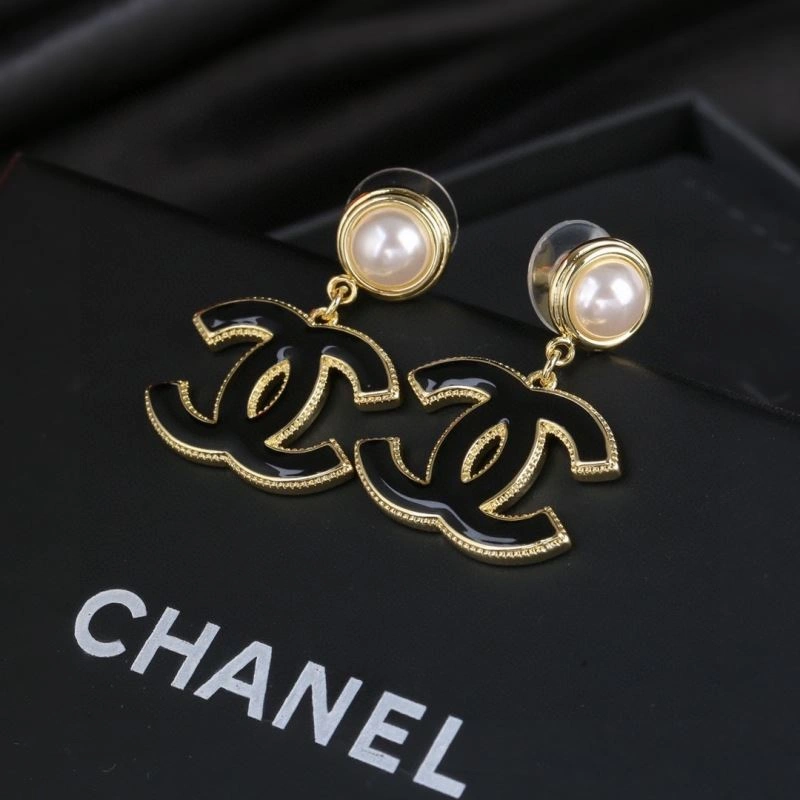 Chic Chanel Earrings 228869