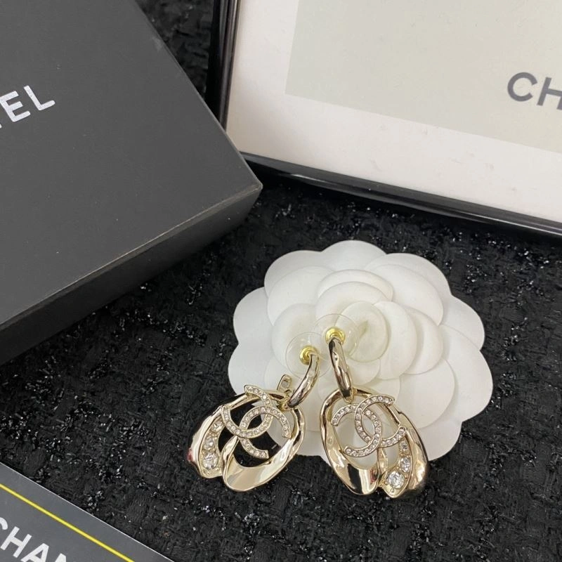 Lightweight Chanel Earrings 228870