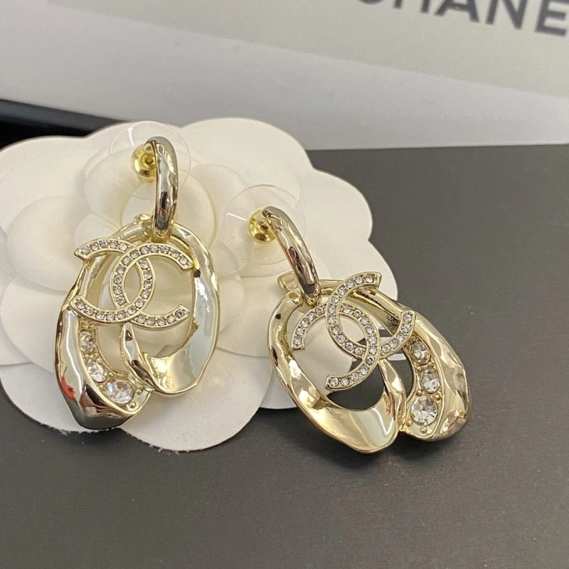 Lightweight Chanel Earrings 228870