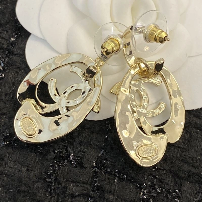 Lightweight Chanel Earrings 228870