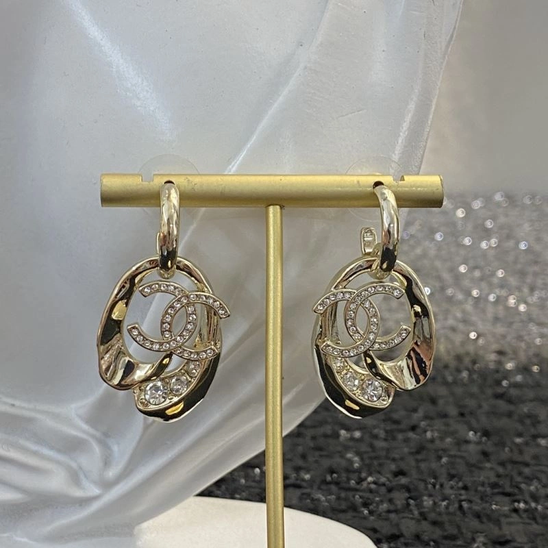 Lightweight Chanel Earrings 228870