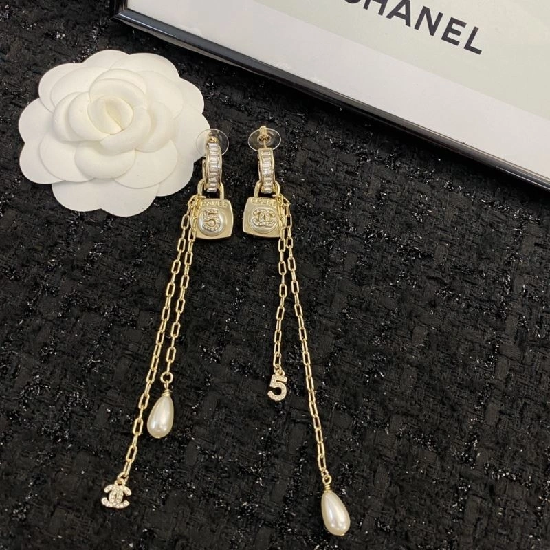 Chanel Earrings Comfortable 228861