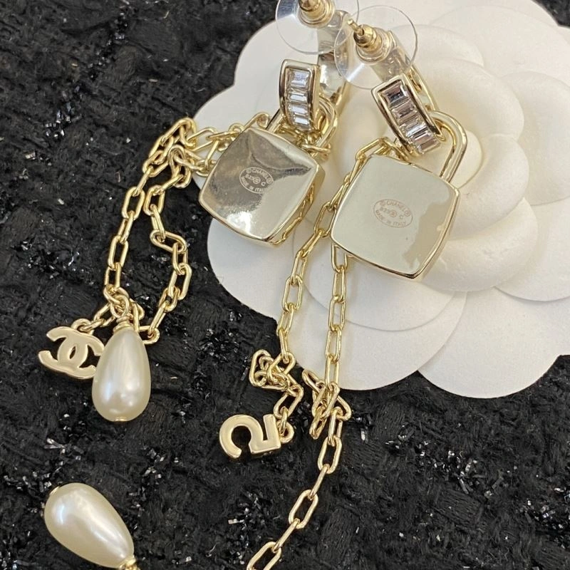 Chanel Earrings Comfortable 228861