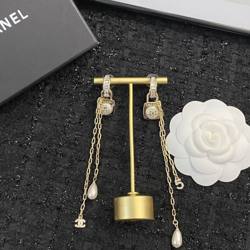 Chanel Earrings Comfortable 228861