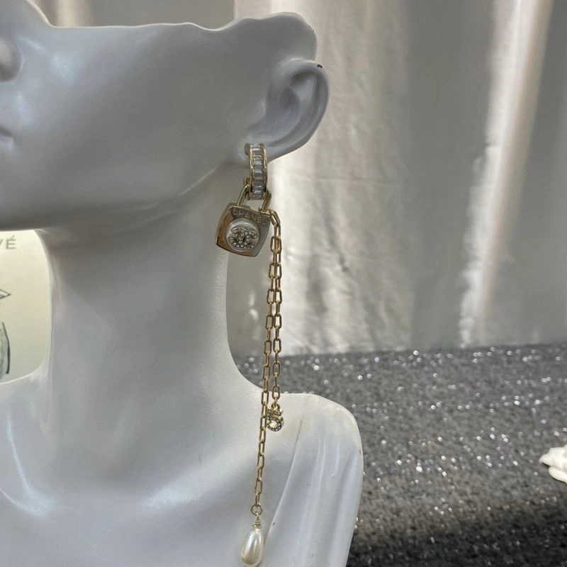 Chanel Earrings Comfortable 228861
