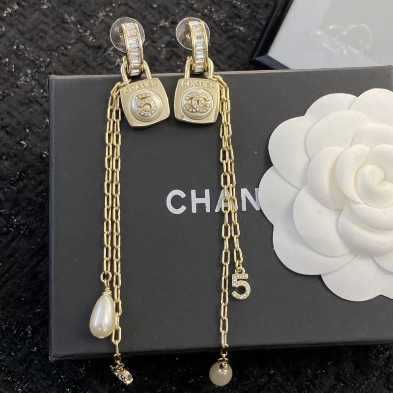 Chanel Earrings Comfortable 228861