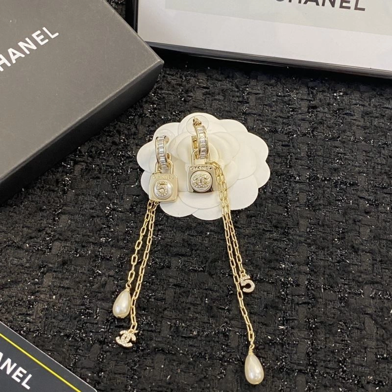 Chanel Earrings Comfortable 228861