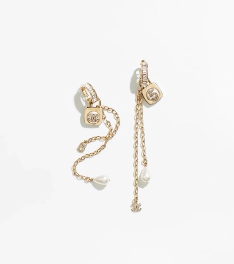 Chanel Earrings Comfortable 228861