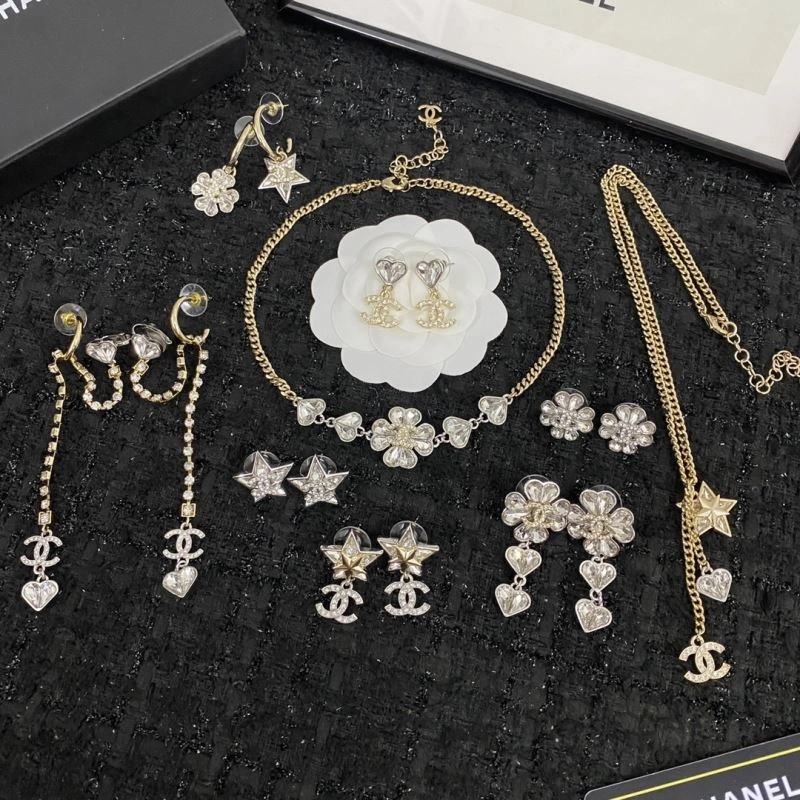 Chanel Earrings Efficient 228882