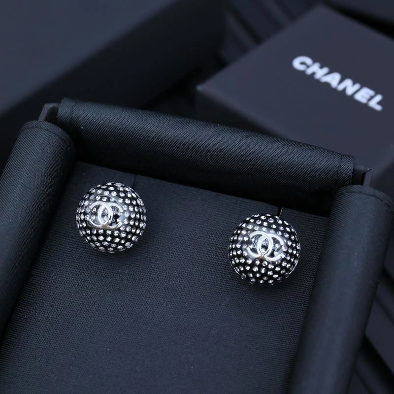 Casual Chanel Earrings 228858