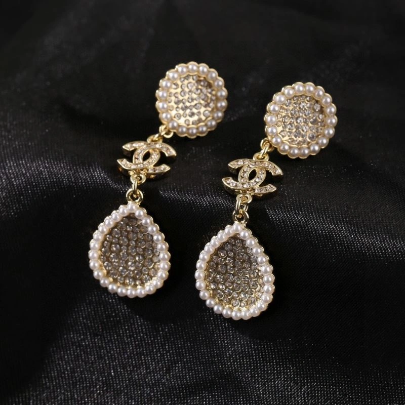 Effortless Chanel Earrings 228822