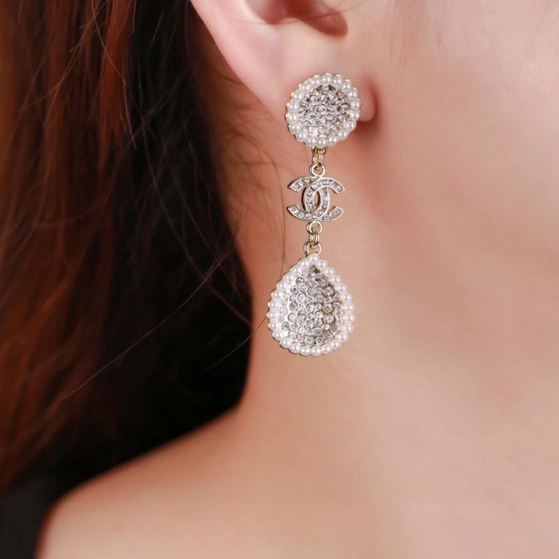 Effortless Chanel Earrings 228822