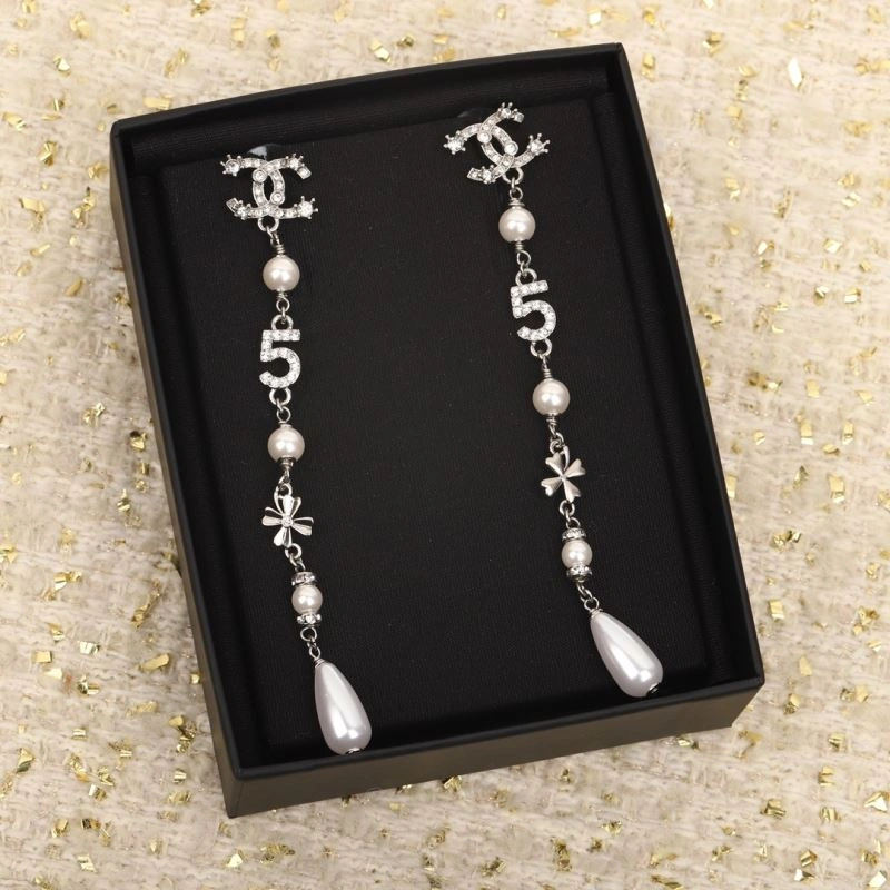 Trendy Chanel Earrings 228824