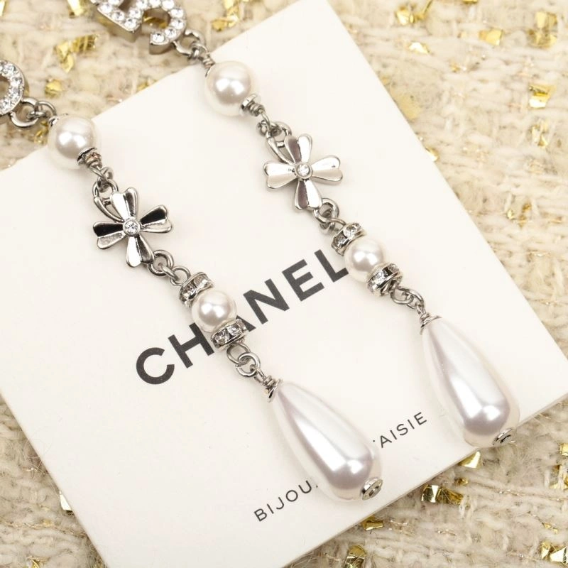 Trendy Chanel Earrings 228824