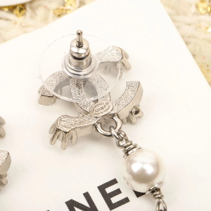 Trendy Chanel Earrings 228824