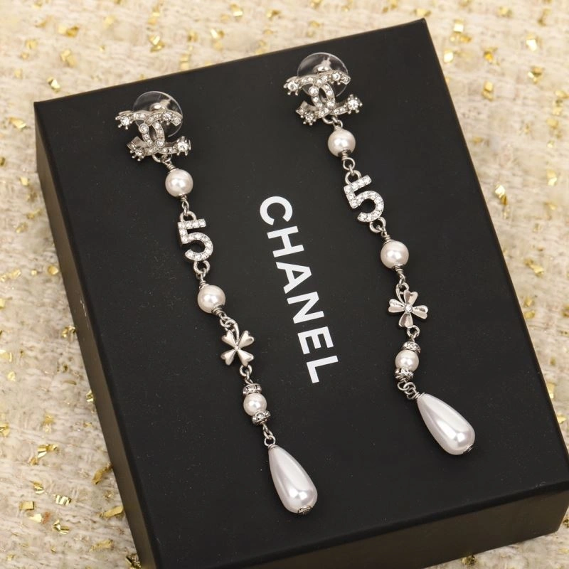 Trendy Chanel Earrings 228824
