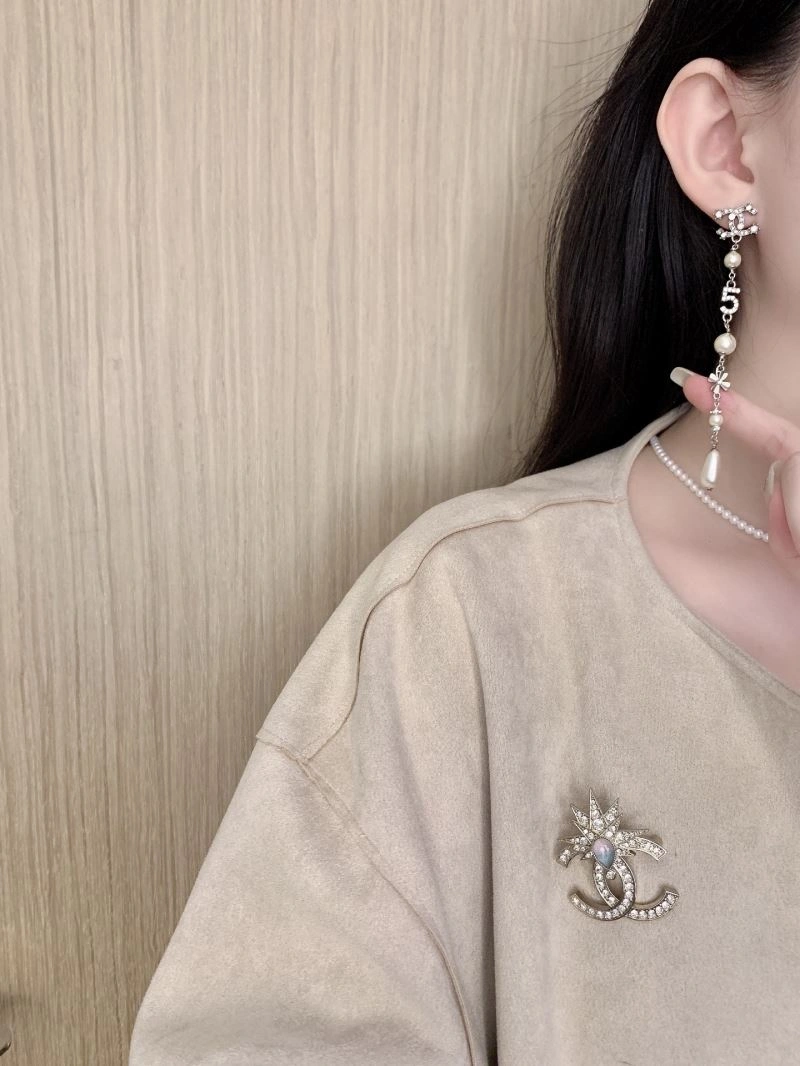 Trendy Chanel Earrings 228824