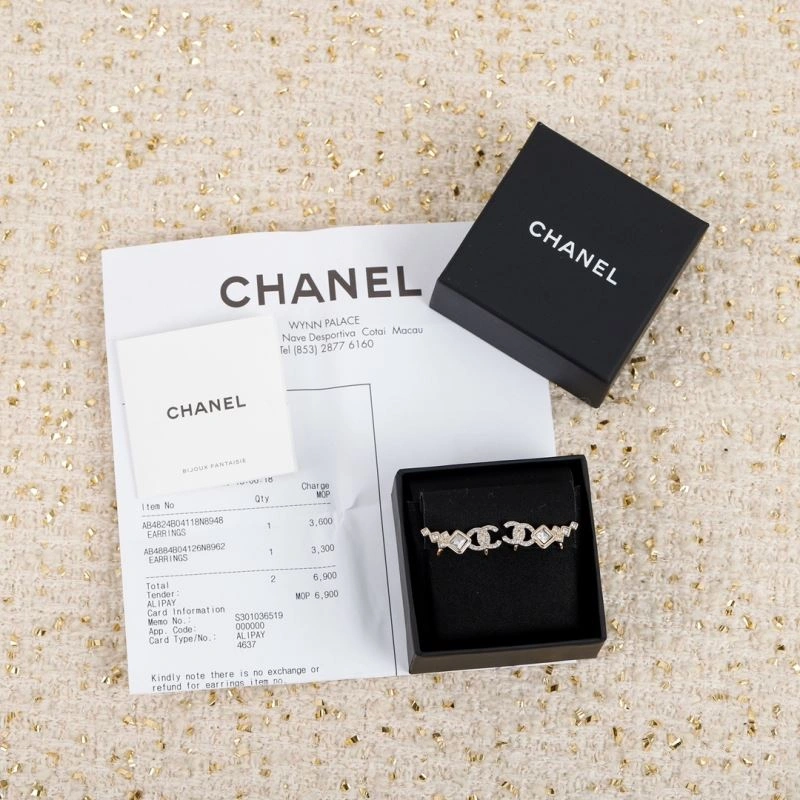 Refined Chanel Earrings 228819