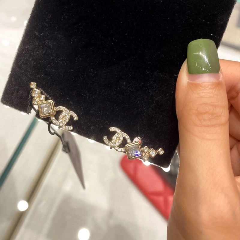 Refined Chanel Earrings 228819
