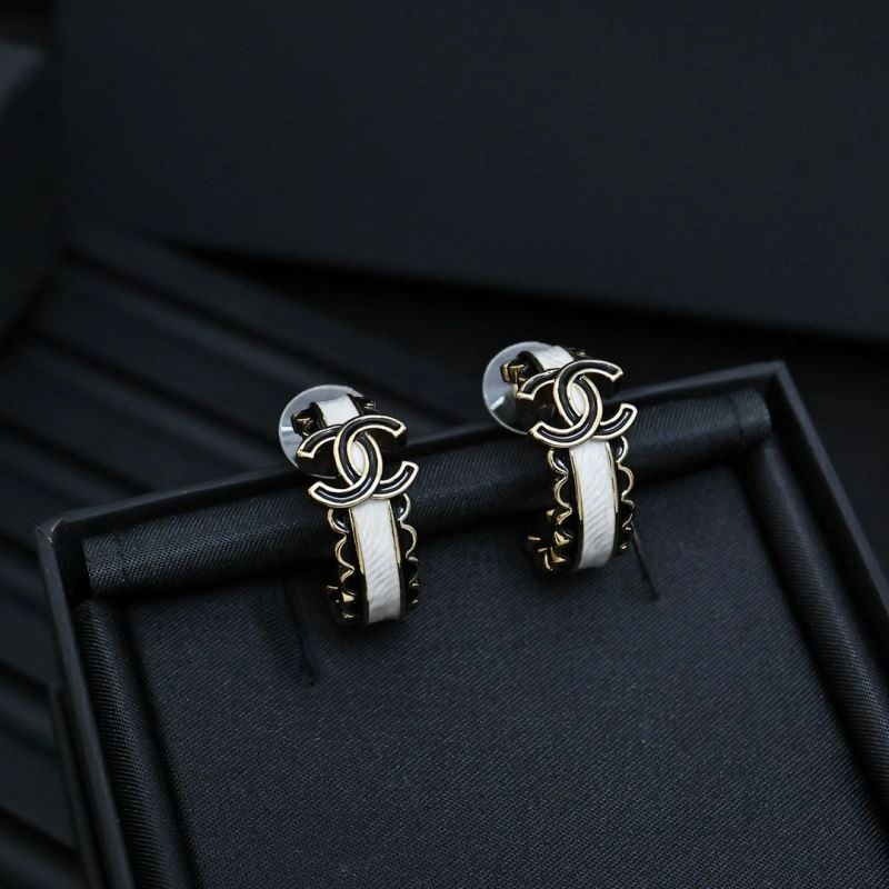 Chanel Earrings Fashionable 228812