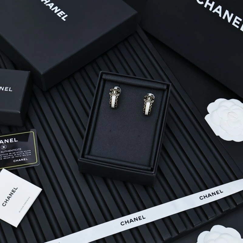 Chanel Earrings Fashionable 228812