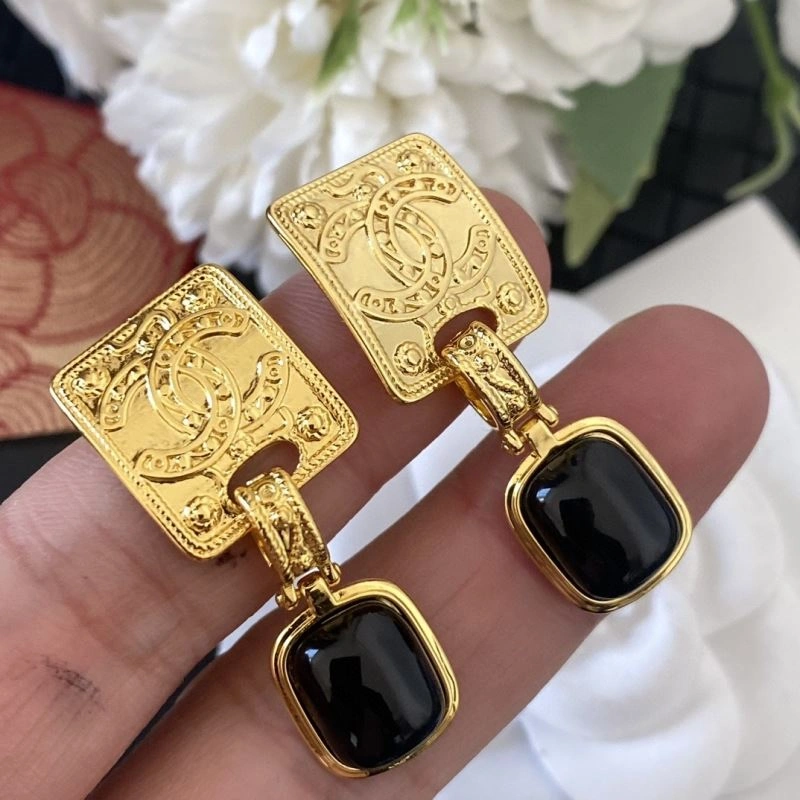 Snug Chanel Earrings 228854