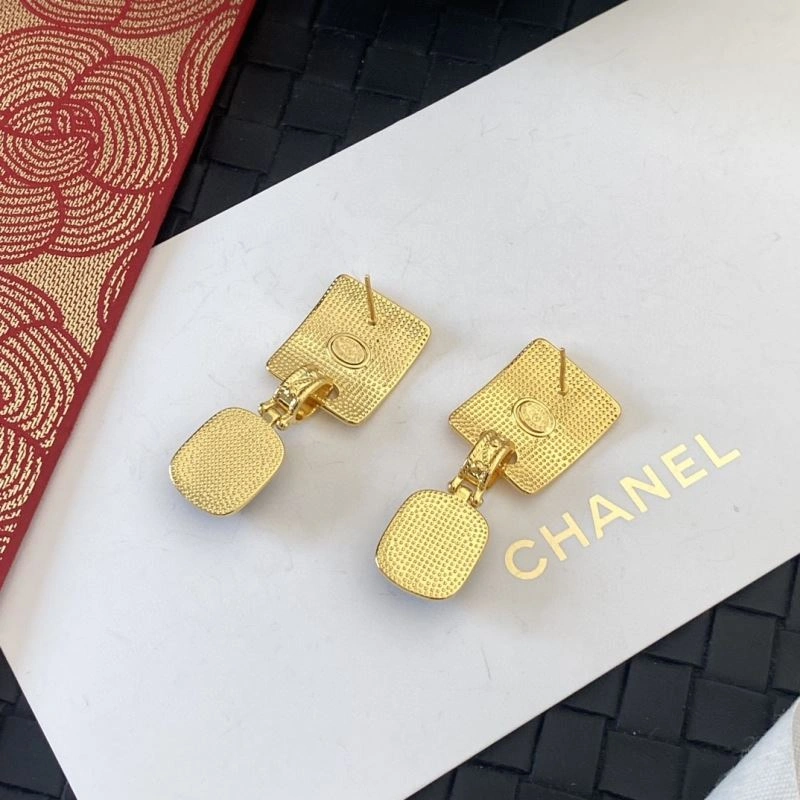 Snug Chanel Earrings 228854
