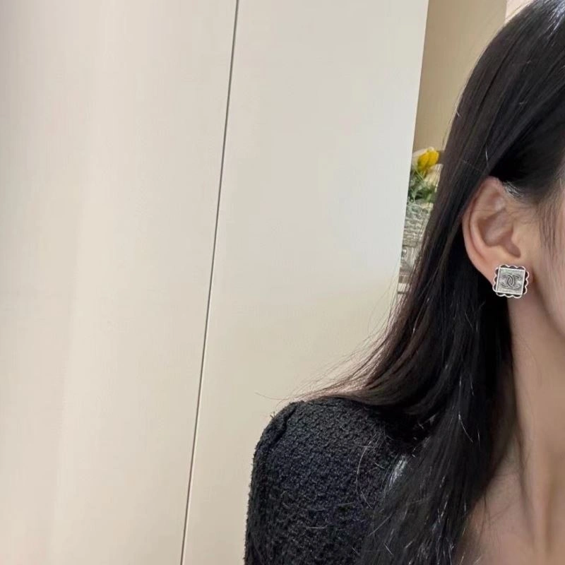 UrbanStyle Chanel Earrings 228827