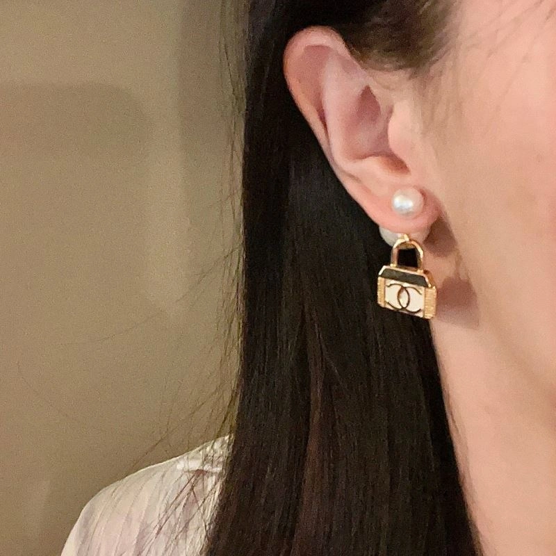 Chanel Earrings TechFriendly 228808