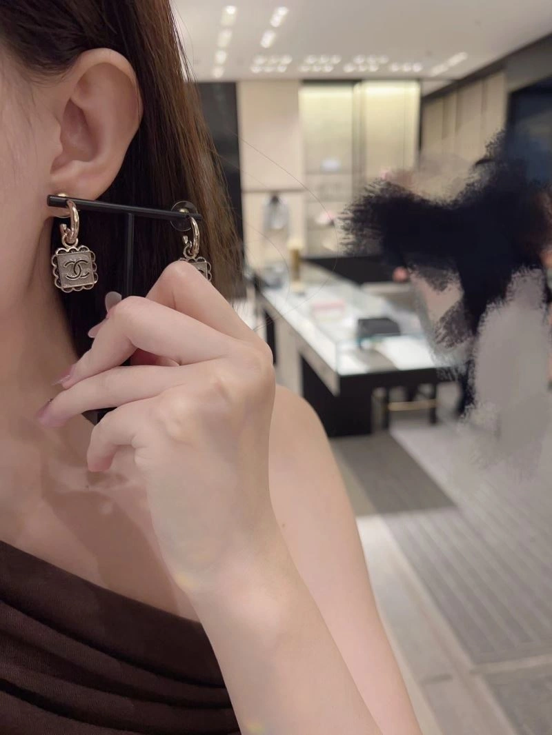 Resilient Chanel Earrings 228780