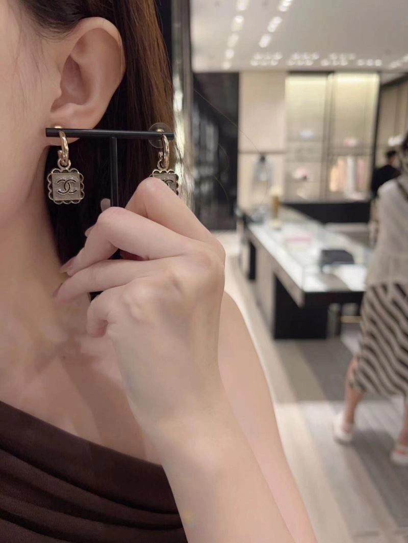 Resilient Chanel Earrings 228780