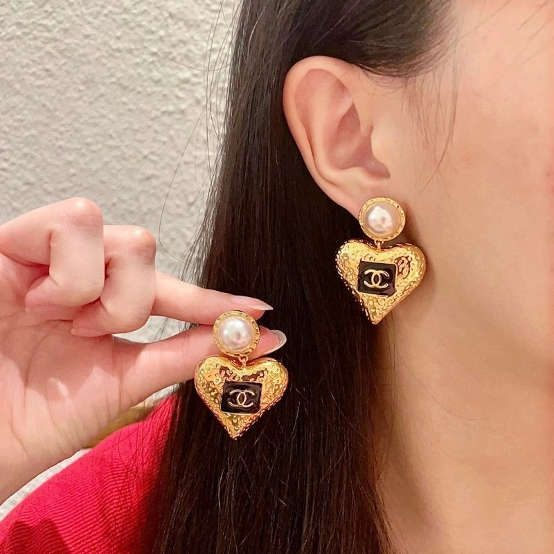 Sophisticated Chanel Earrings 228778